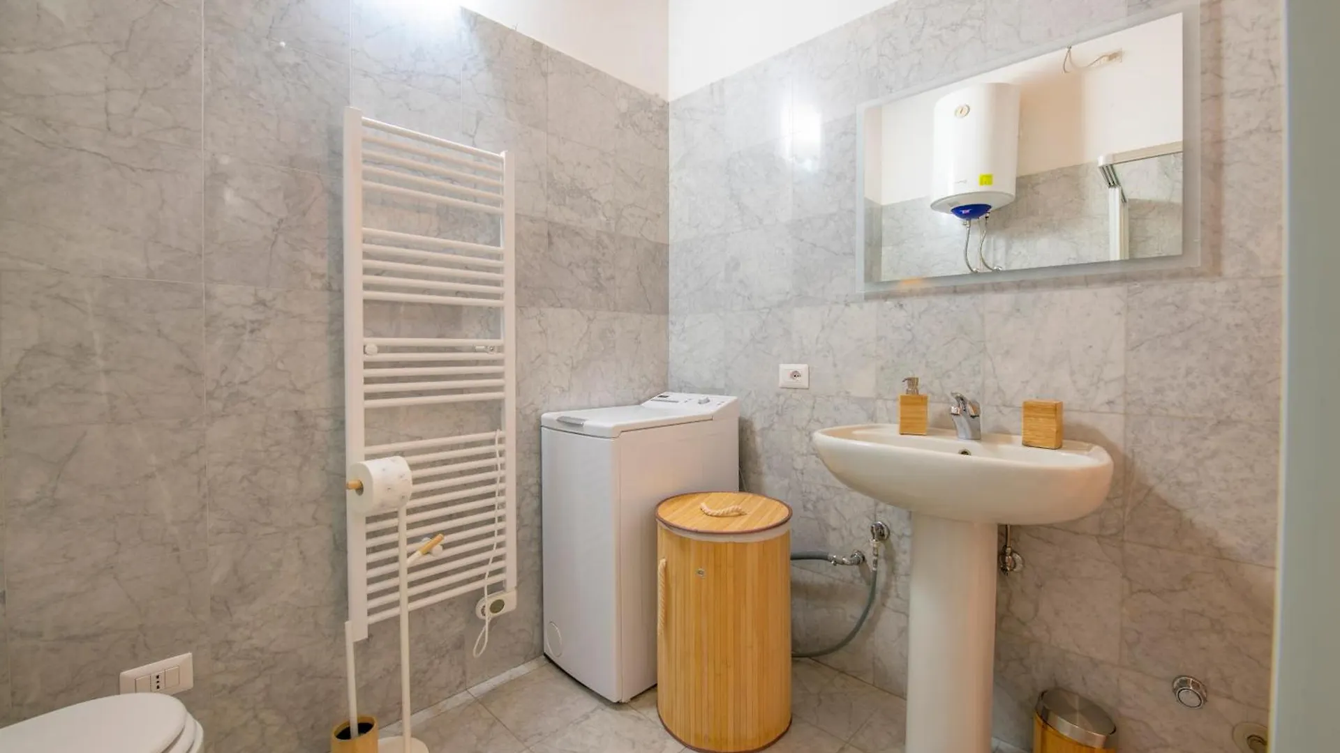 Arena Suite Mazzini Verona Centro 0*,  Italy